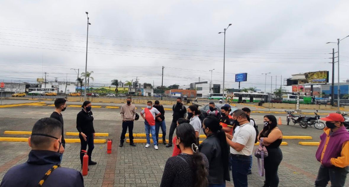 Entrenamiento extintor - demostración práctica